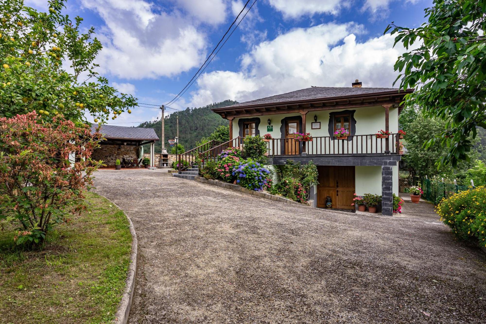 Вілла Maseda 1 Villayon Екстер'єр фото